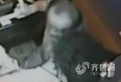 女子尿尿视频,真实尿尿视频引发热议